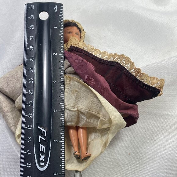 Vintage Handcrafted Folk Doll In Traditional Lace & Embroidered Dress With Stand - Picture 9 of 9